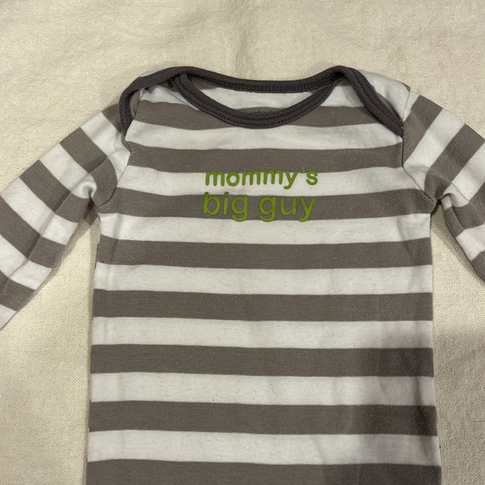Carter’s Bodysuit - Picture 2 of 7